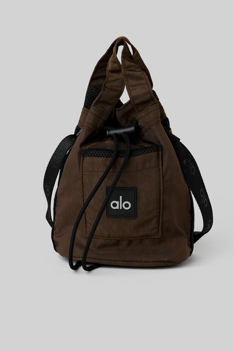Bucket shoulder bag